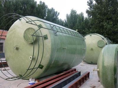 江蘇/泰州玻璃鋼儲罐出現(xiàn)壁厚薄不同的原因